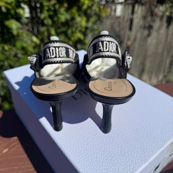 Christian Dior Slingback Pump - Picture 5 of 12